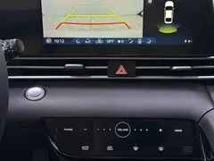 2022 Hyundai Elantra 1.5L CVT LUX Premium, белый — фото 10