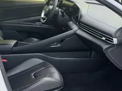 2022 Hyundai Elantra 1.5L CVT LUX Premium, белый — фото 14