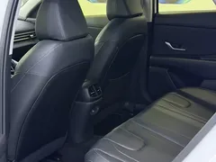 2022 Hyundai Elantra 1.5L CVT LUX Premium, белый — фото 15
