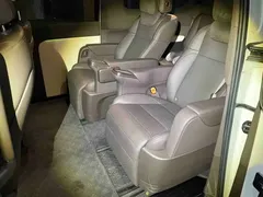 2024 Li Auto MEGA Ultra, белый — фото 3