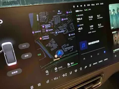 2024 Li Auto MEGA Ultra, белый — фото 8