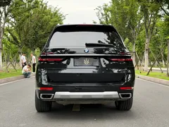2023 BMW X7 xDrive40i, чёрный — фото 15
