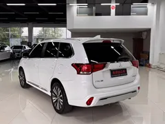 2021 Mitsubishi Outlander 2.0L 2WD 5, белый — фото 6