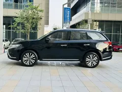 2021 Mitsubishi Outlander 2.4L 4WD 7, чёрный — фото 4