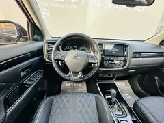 2021 Mitsubishi Outlander 2.4L 4WD 7, чёрный — фото 13