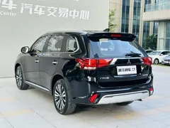 2021 Mitsubishi Outlander 2.4L 4WD 7, чёрный — фото 16
