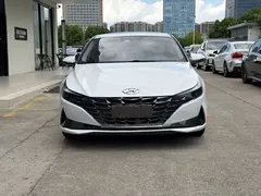 2022 Hyundai Elantra 1.5L CVT LUX Premium, белый — фото 2