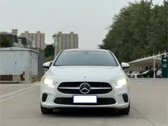 2022 Mercedes-Benz A-Class A 180 L, белый — фото 2