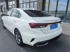 2023 Kia Cerato 1.5L CVT Luxury, белый — фото 3