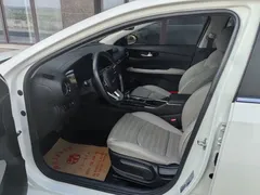 2023 Kia Cerato 1.5L CVT Luxury, белый — фото 6