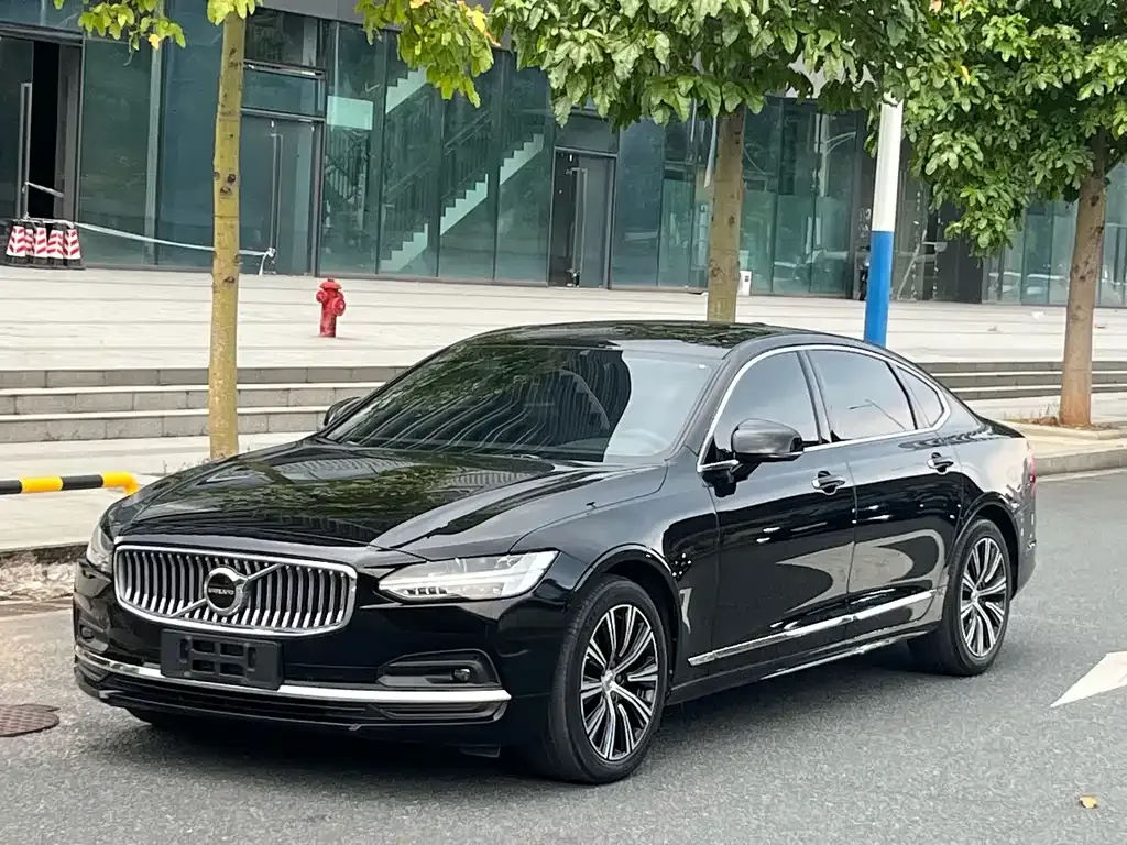 2021 Volvo S90