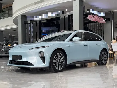 2023 Nio ET5T 75kWh Touring