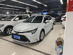 2021 Toyota Levin Hybrid 1.8H E-CVT Sport, белый — фото 1