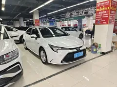 2021 Toyota Levin Hybrid 1.8H E-CVT Sport, белый — фото 3