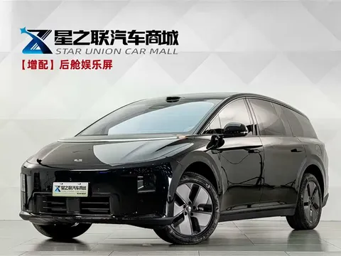 2025 Li Auto i8