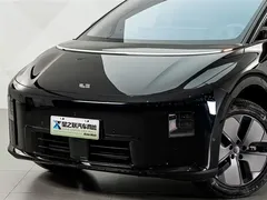 2025 Li Auto i8, чёрный — фото 2