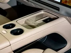 2025 Li Auto i8, чёрный — фото 20