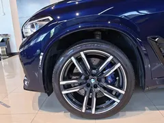 2022 BMW X5 M, синий — фото 9