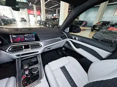 2022 BMW X5 M, синий — фото 38