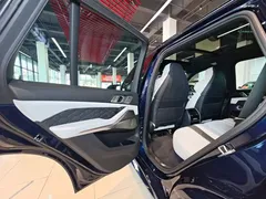 2022 BMW X5 M, синий — фото 42
