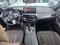 2021 BMW 5 Series 530Li Leading M Sport Package, чёрный — фото 3