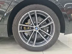 2021 BMW 5 Series 5 525Li M, чёрный — фото 21