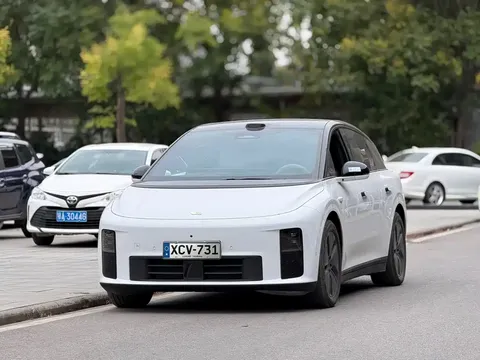 2025 Li Auto i6 2WD