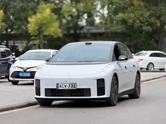 2025 Li Auto i6 2WD, белый — фото 1