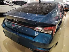 2021 Hyundai Elantra 1.5L CVT LUX Premium, синий — фото 4