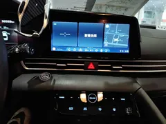 2021 Hyundai Elantra 1.5L CVT LUX Premium, синий — фото 9