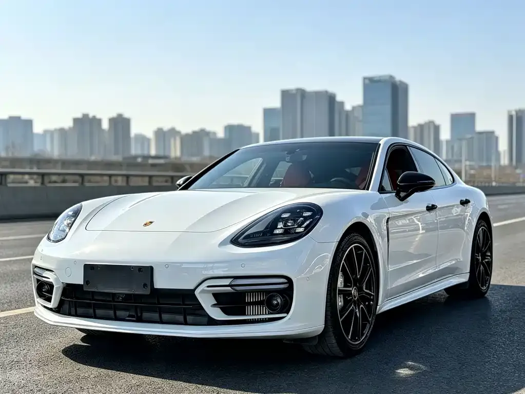 2023 Porsche Panamera 4 Platinum 2.9T