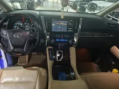2021 Toyota Alphard Hybrid 2.5L Luxury, белый — фото 10