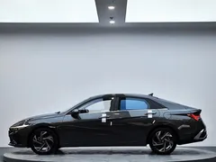 2023 Hyundai Elantra 1.5L CVT LUX Premium — фото 4