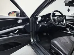 2023 Hyundai Elantra 1.5L CVT LUX Premium — фото 8