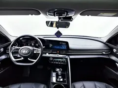 2023 Hyundai Elantra 1.5L CVT LUX Premium — фото 9