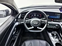 2023 Hyundai Elantra 1.5L CVT LUX Premium — фото 10