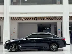 2022 BMW 5 Series 5 525Li M, чёрный — фото 8