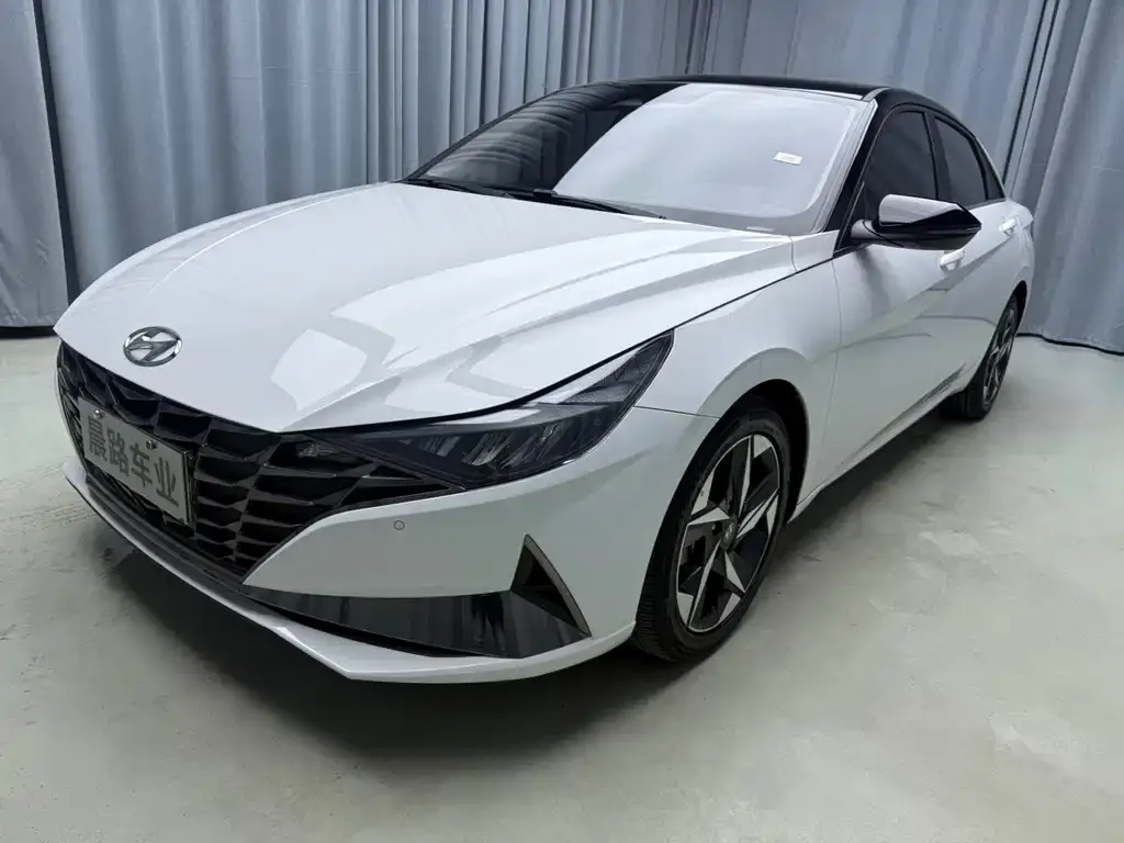 2022 Hyundai Elantra 1.5L CVT LUX Premium