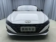 2022 Hyundai Elantra 1.5L CVT LUX Premium, белый — фото 2