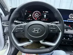 2022 Hyundai Elantra 1.5L CVT LUX Premium, белый — фото 20
