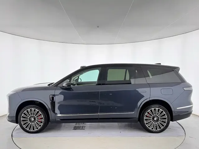 2026 Nio ES8 7-seat Executive Luxury