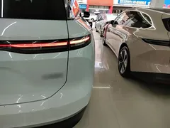 2023 Nio ES8 75kWh, белый — фото 8