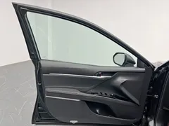 2021 Toyota Camry 2.5G Luxury, чёрный — фото 13
