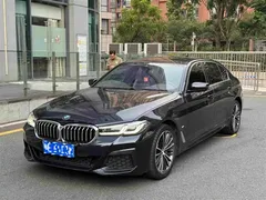 2022 BMW 5 Series 5 530Li M, чёрный — фото 1