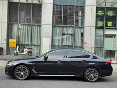 2022 BMW 5 Series 5 530Li M, чёрный — фото 2