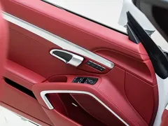 2022 Porsche 718 Boxster 2.0T, белый — фото 16