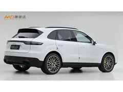 2022 Porsche Cayenne /2.0T/22 /E-Hybrid, белый — фото 3