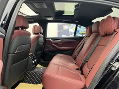 2022 BMW 5 Series 5 530Li M, чёрный — фото 32
