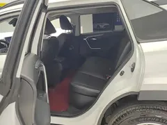 2021 Toyota RAV4 Hybrid 2.5L E-CVT 2WD Elite, белый — фото 11