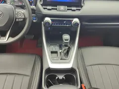 2021 Toyota RAV4 Hybrid 2.5L E-CVT 2WD Elite, белый — фото 16